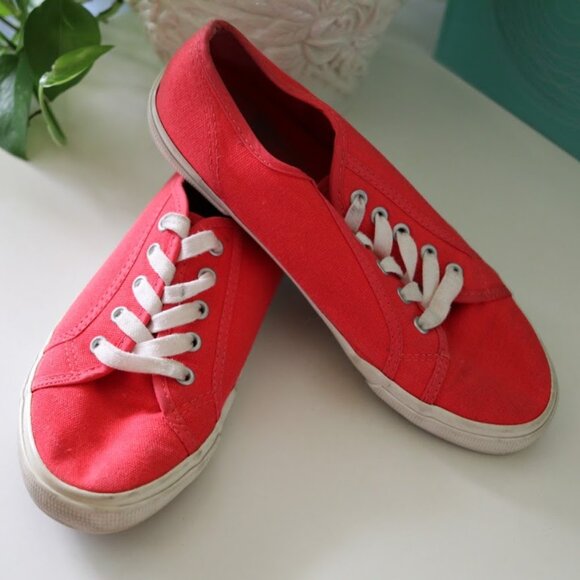 Old Navy Retro-Vintage Lace-Up Canvas Sneakers - Red, Size 7 - Picture 4 of 14